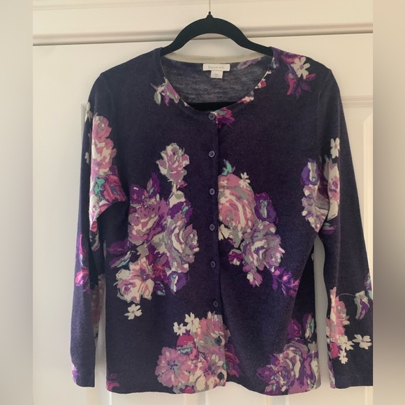 Garnet Hill Classic Merino Cardigan SZ M Purple Lilac Grey Floral - Picture 12 of 15
